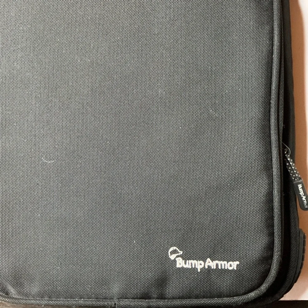 Bump Armor‎ Tech Protection Black Tablet Messenger Bag Case